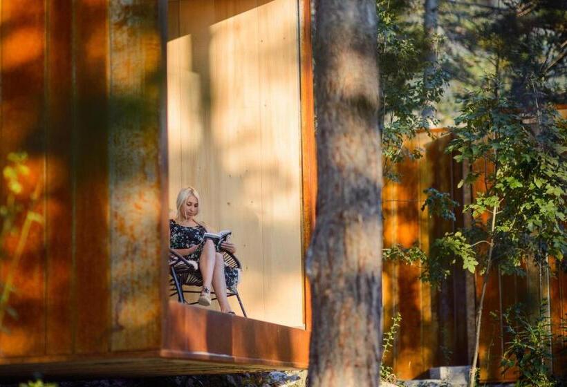 تختخواب و صبحانه Theodosius Forest Village   Glamping In Vipava Valley