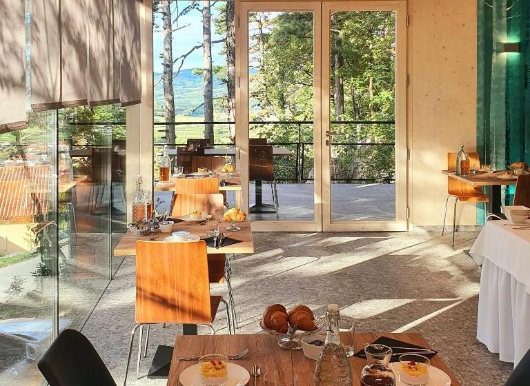 تختخواب و صبحانه Theodosius Forest Village   Glamping In Vipava Valley