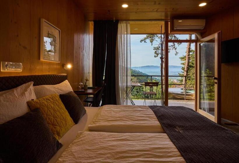 تختخواب و صبحانه Theodosius Forest Village   Glamping In Vipava Valley