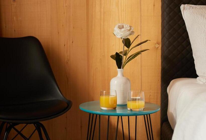 تختخواب و صبحانه Theodosius Forest Village   Glamping In Vipava Valley