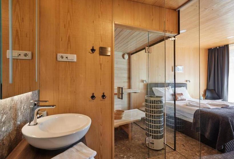 تختخواب و صبحانه Theodosius Forest Village   Glamping In Vipava Valley