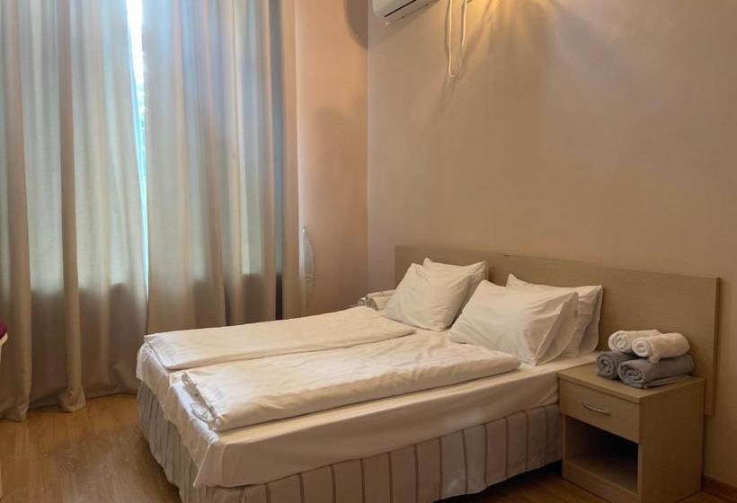 Gagra Hotel Printsevskii Zamok