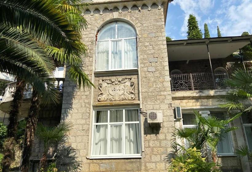 Gagra Hotel Printsevskii Zamok