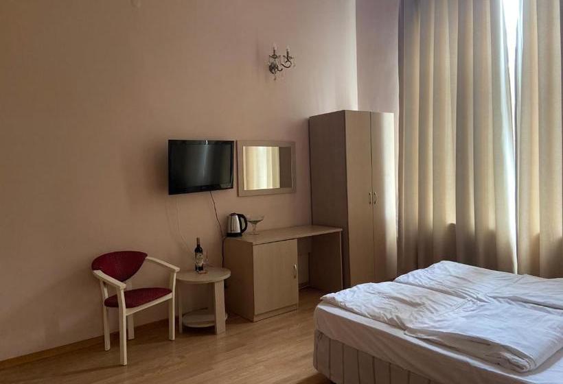 Gagra Hotel Printsevskii Zamok