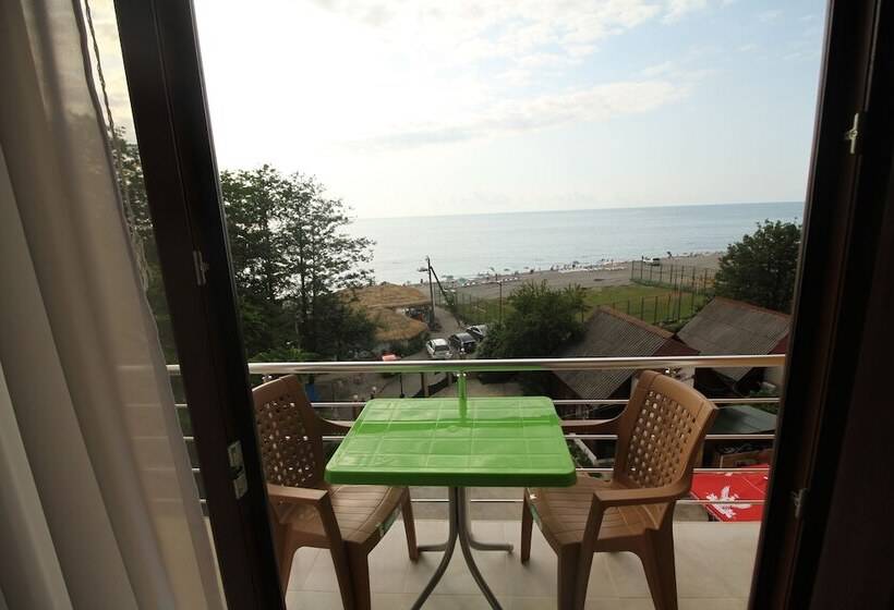 هتل Medea Kvariati