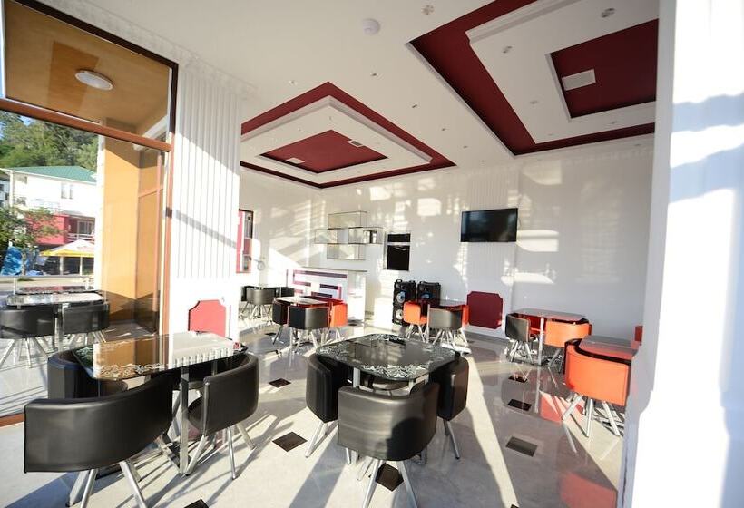 هتل Medea Kvariati