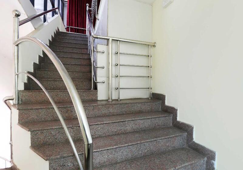 호텔 Oyo 27738 Ghala Residency Inn