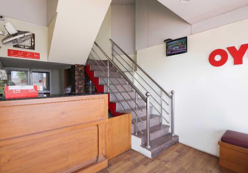 호텔 Oyo 27738 Ghala Residency Inn