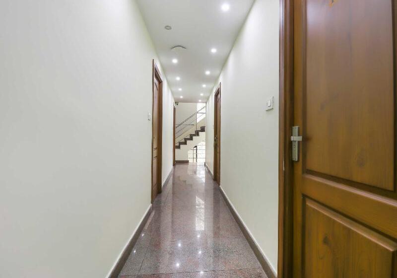 호텔 Oyo 27738 Ghala Residency Inn