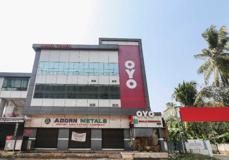 호텔 Oyo 27738 Ghala Residency Inn