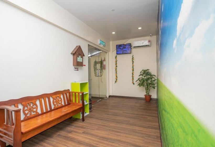 Отель Oyo 89410 Z & H