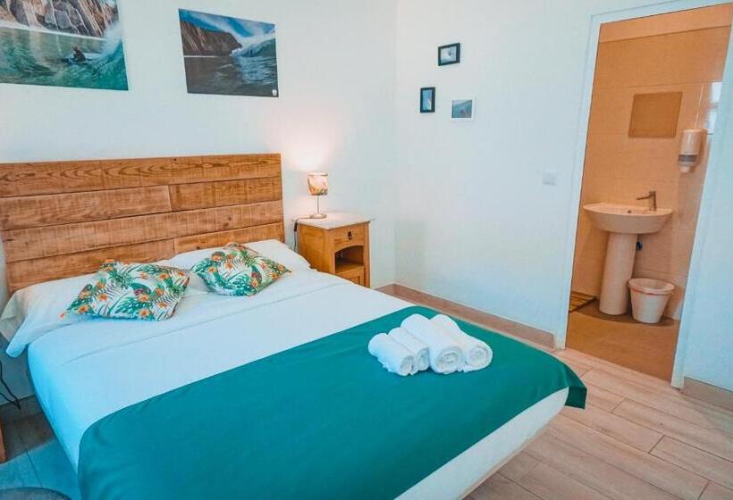 Oasis Backpackers Hostel Sintra Surf