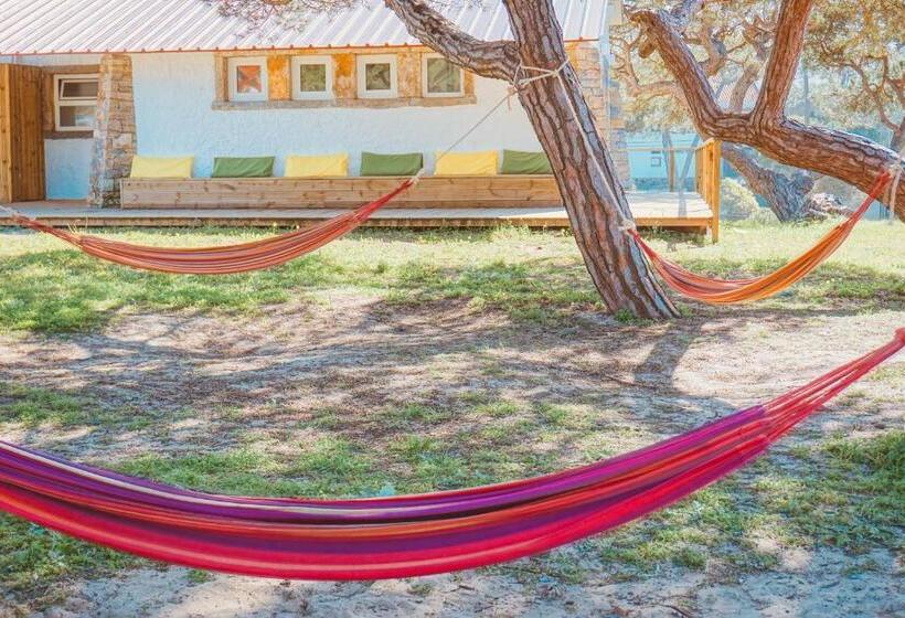 Oasis Backpackers Hostel Sintra Surf