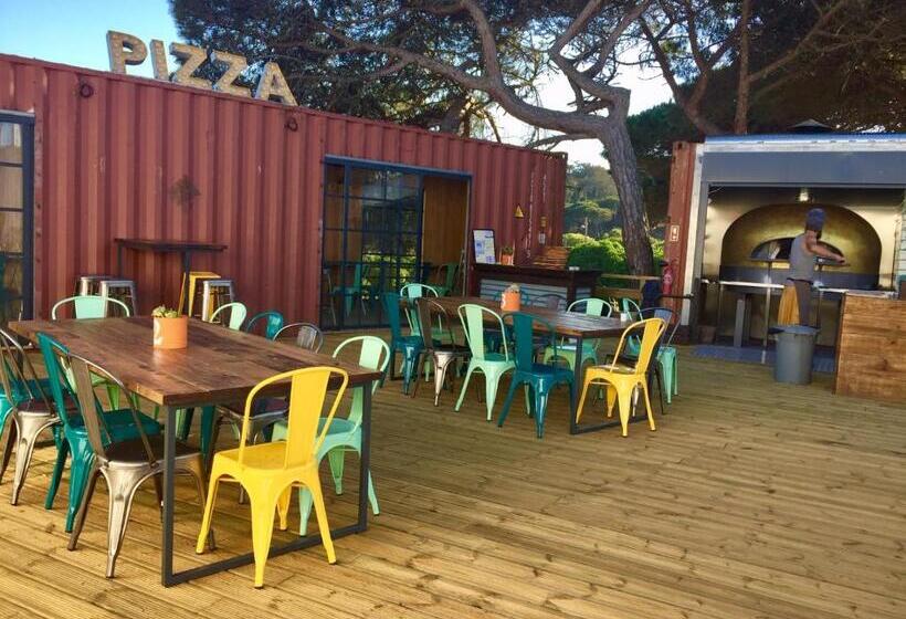 Oasis Backpackers Hostel Sintra Surf