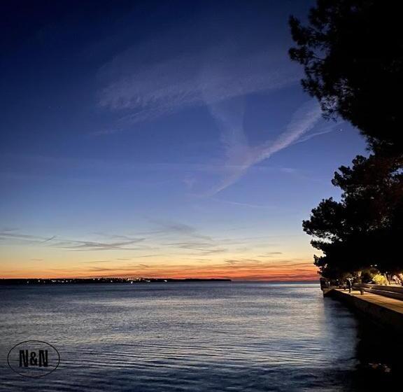 Пансион N&n Apartments And Rooms By Locap Group