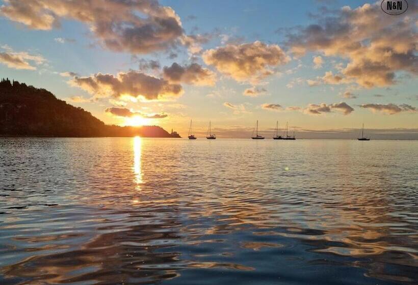 Пансион N&n Apartments And Rooms By Locap Group