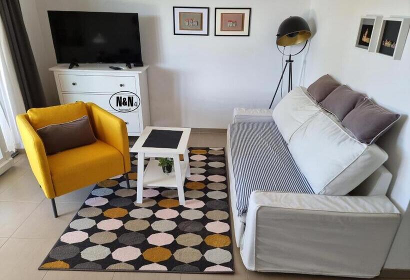 Пансион N&n Apartments And Rooms By Locap Group