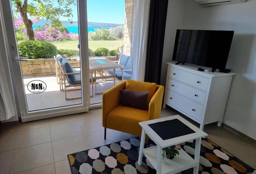 Пансион N&n Apartments And Rooms By Locap Group