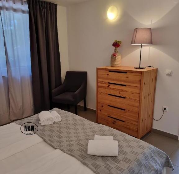 Пансион N&n Apartments And Rooms By Locap Group