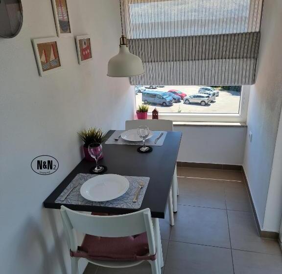 Пансион N&n Apartments And Rooms By Locap Group