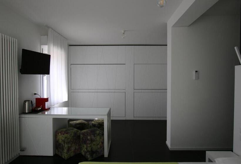 Пансион Sunrise Rooms