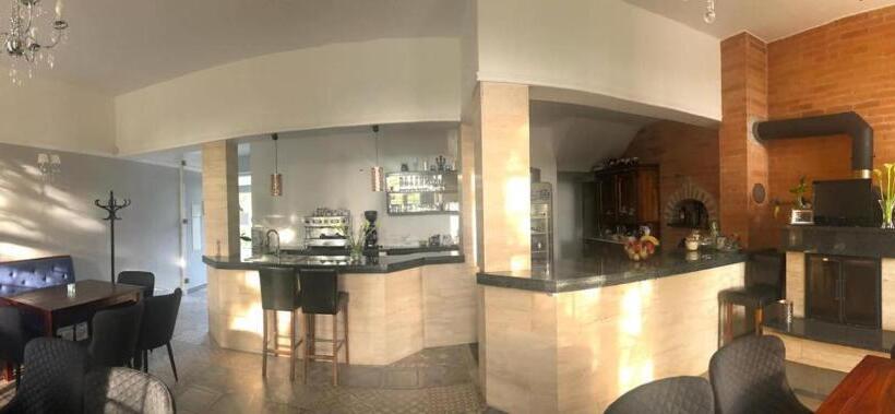 پانسیون Varga Villa