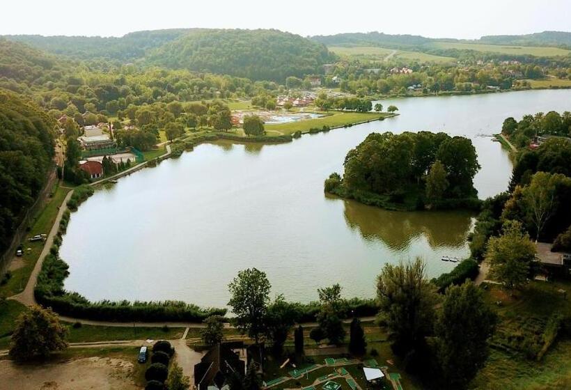 پانسیون Varga Villa