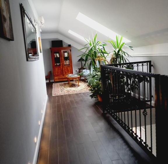 پانسیون Varga Villa