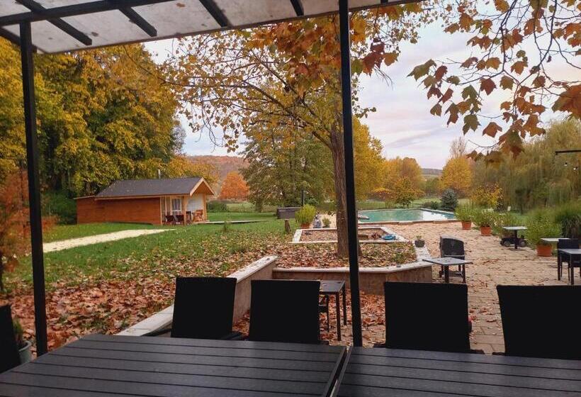 پانسیون Varga Villa