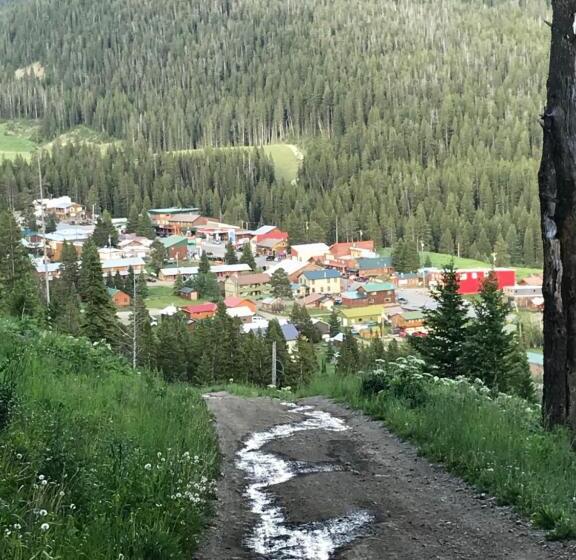 בית מלון כפרי Elk Horn Lodge