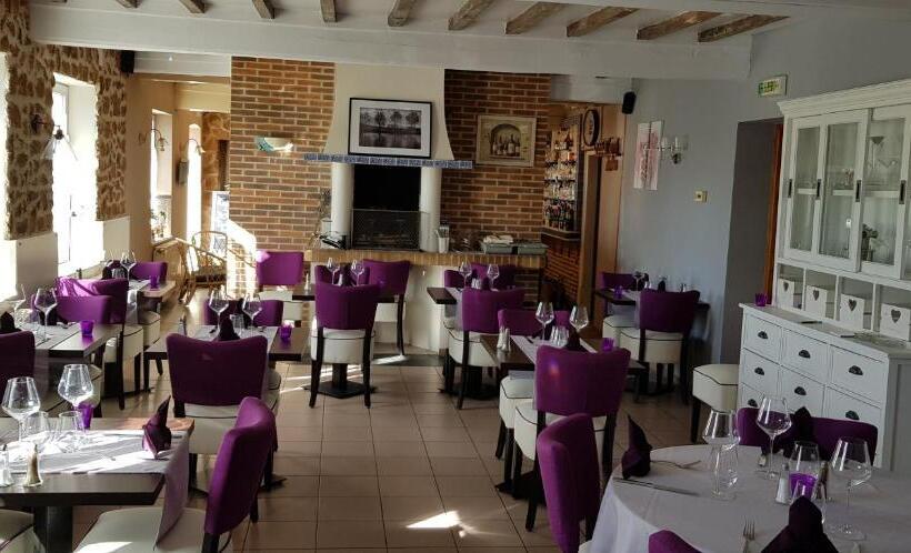 호텔 Logis   Hôtel & Restaurant L Envie Des Mets