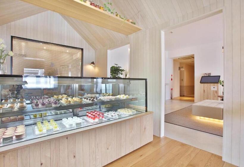 & Sweets Fukuoka ホテルアンドスイーツフクオカ Adult Only