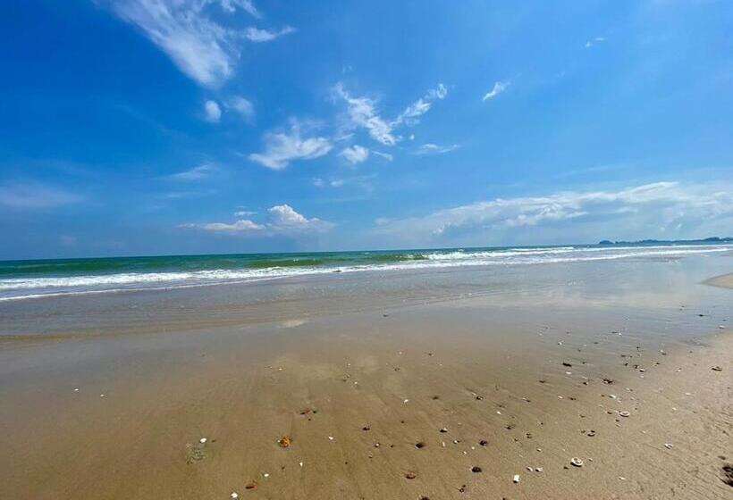 Pensionat หาดทรายขาวรีสอร์ท