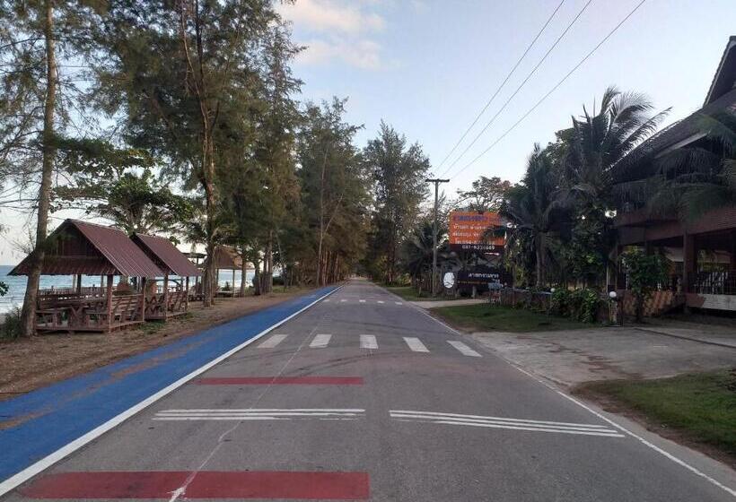 Pensionat หาดทรายขาวรีสอร์ท