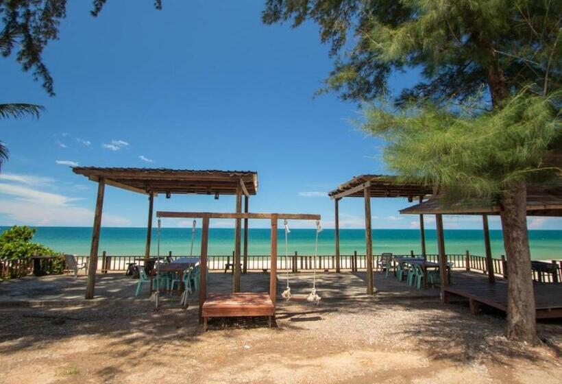 Pensionat หาดทรายขาวรีสอร์ท