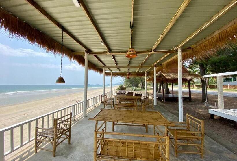 Pensionat หาดทรายขาวรีสอร์ท