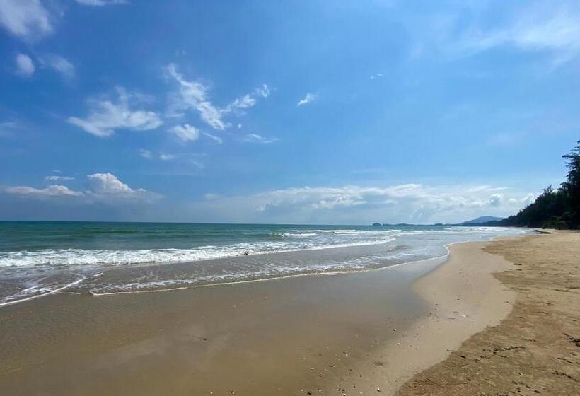 פנסיון หาดทรายขาวรีสอร์ท