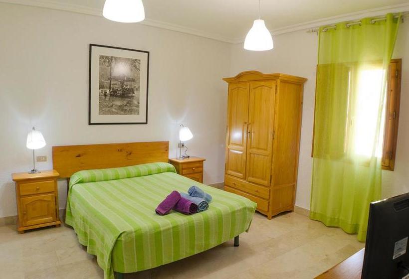 פנסיון Hostal Los Calatravos