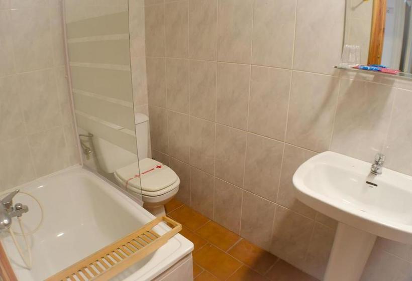 פנסיון Hostal Los Calatravos