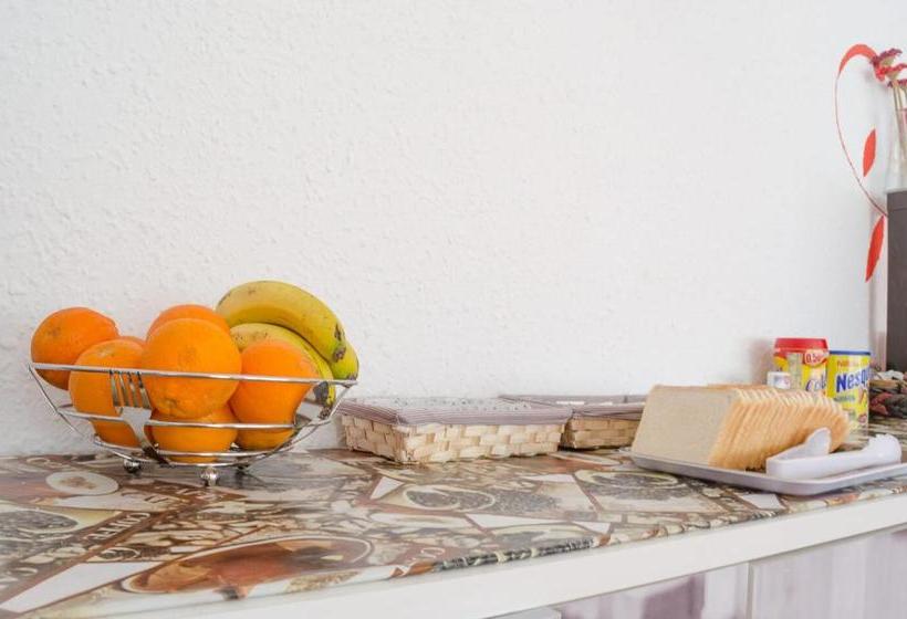 פנסיון Hostal Los Calatravos