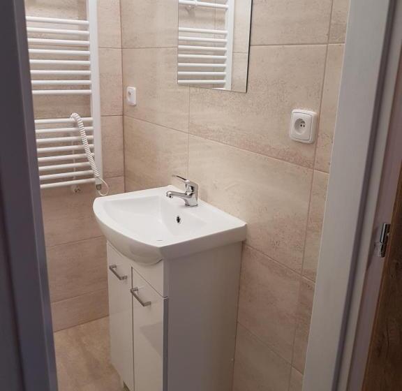 Pensjonat Apartmán 1, Třílůžkový S Přistýlkou S Kuchyní A Koupelnou