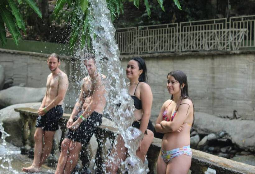 הוסטל Rio Escondido