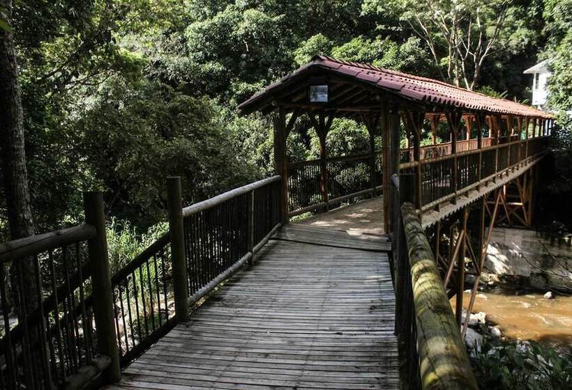 הוסטל Rio Escondido