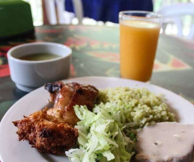 הוסטל Rio Escondido