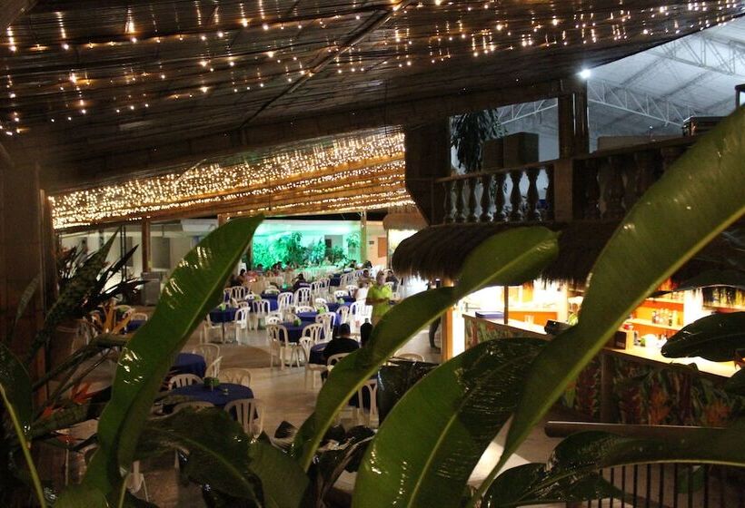 הוסטל Rio Escondido