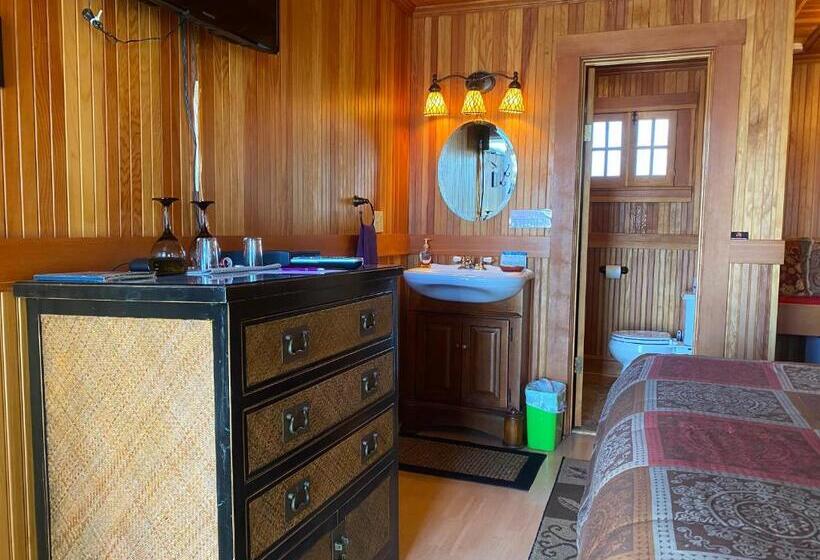 فندق صغير Whistling Winds Motel