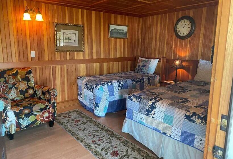 فندق صغير Whistling Winds Motel