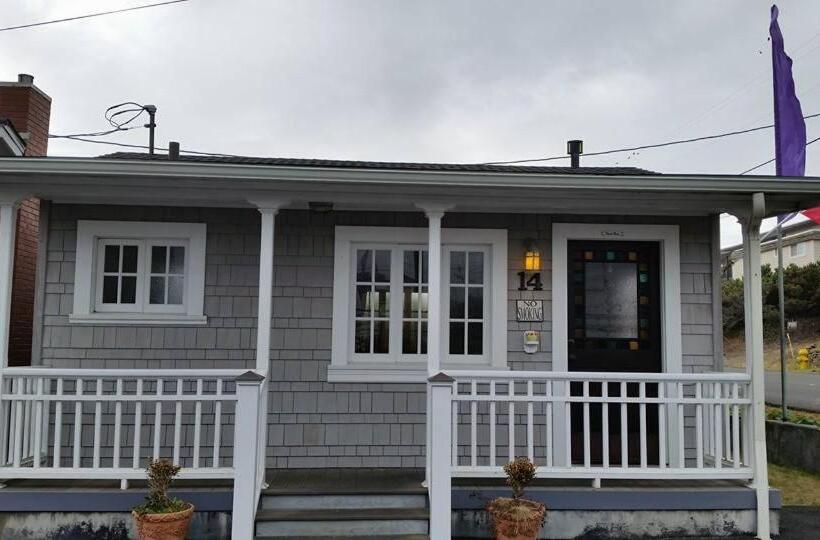 فندق صغير Whistling Winds Motel