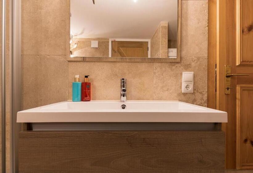 Aparthotel Herzblick Gmbh