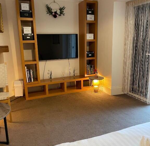 민박 The Old Rectory